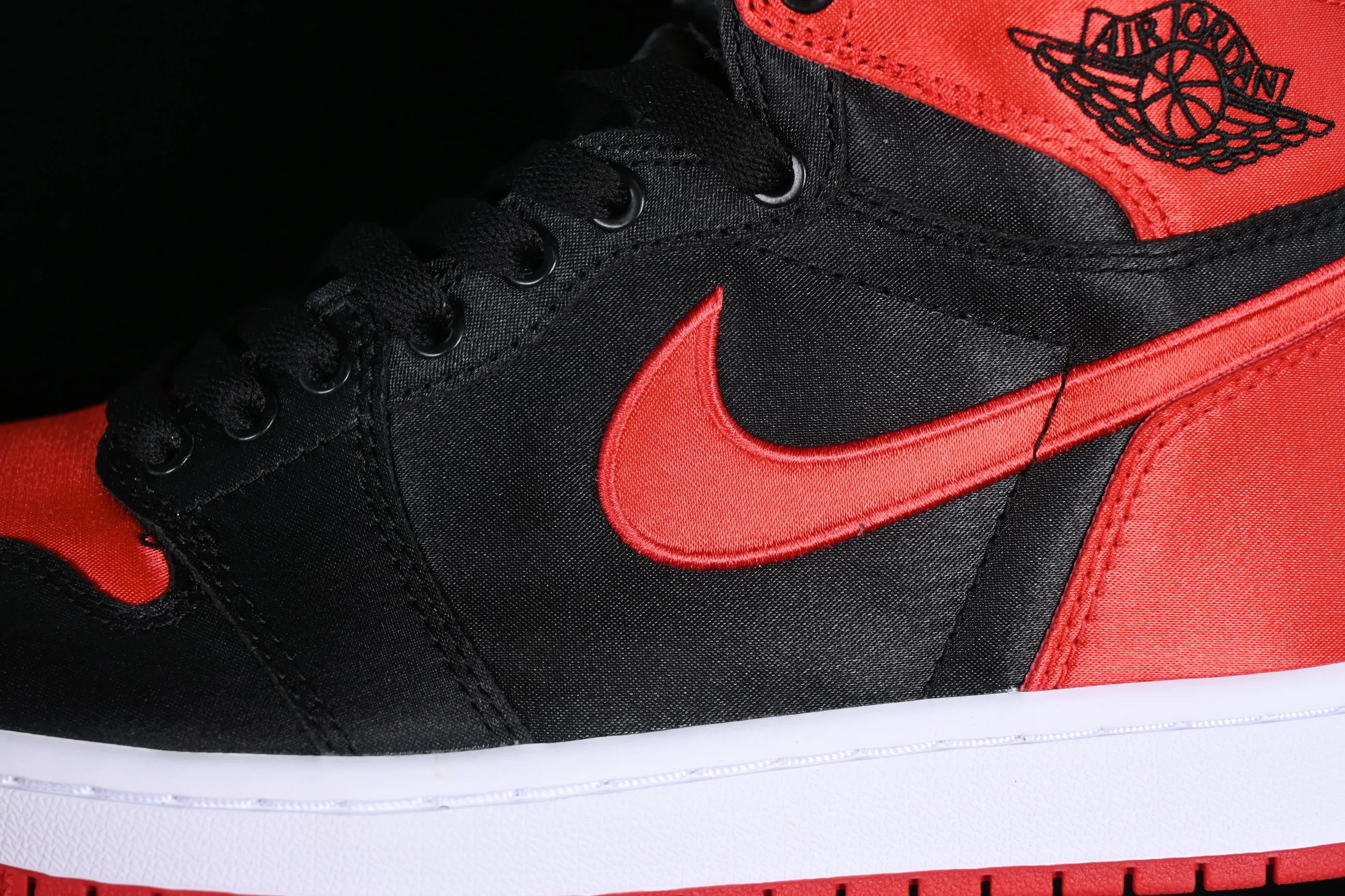 All Categories Air Jordan Jordan Series Basketball Shoes Air Jordan 1 High Air Jordan 1 High OG "Satin Bred" AJ1 Joe 1 Silk Forbidden Wear FD4810-061